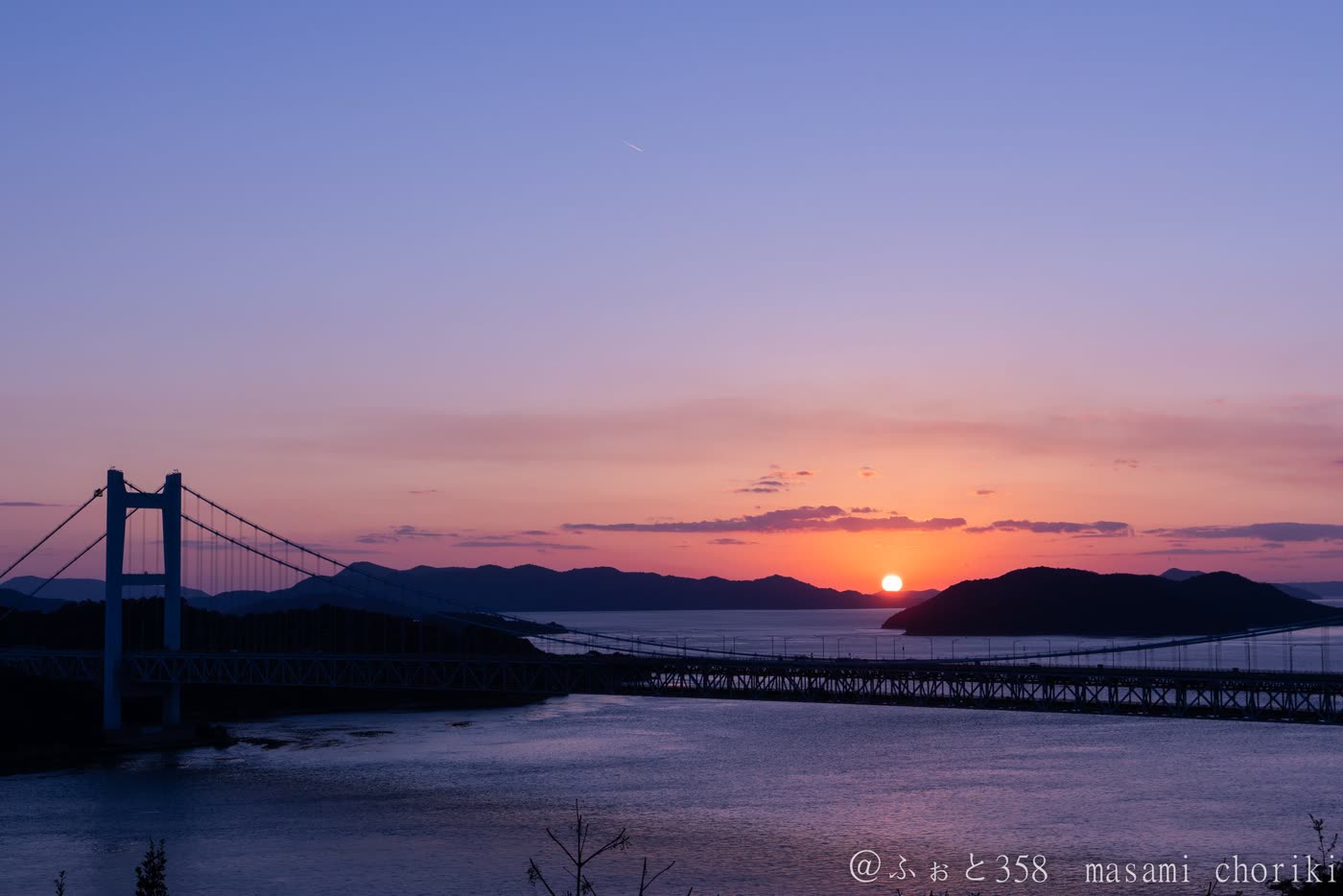 瀬戸大橋に沈む夕陽